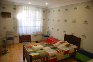 Гостевой дом Keti Pilpani Guesthouse Местиа Бюджетный двухместный номер с 2 отдельными кроватями-8