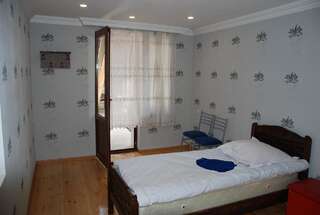 Гостевой дом Keti Pilpani Guesthouse Местиа Бюджетный двухместный номер с 2 отдельными кроватями-10