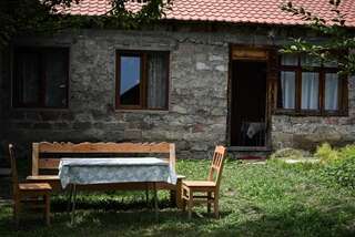Гостевой дом Keti Pilpani Guesthouse Местиа Бюджетный двухместный номер с 1 кроватью-2
