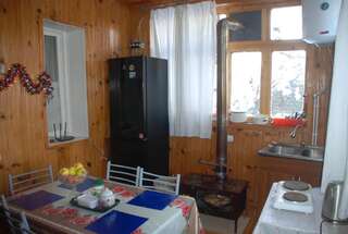 Гостевой дом Keti Pilpani Guesthouse Местиа Бюджетный двухместный номер с 1 кроватью-32