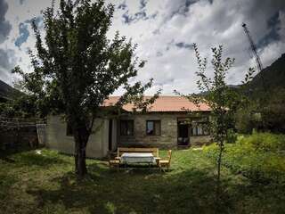 Гостевой дом Keti Pilpani Guesthouse Местиа Бюджетный двухместный номер с 1 кроватью-37